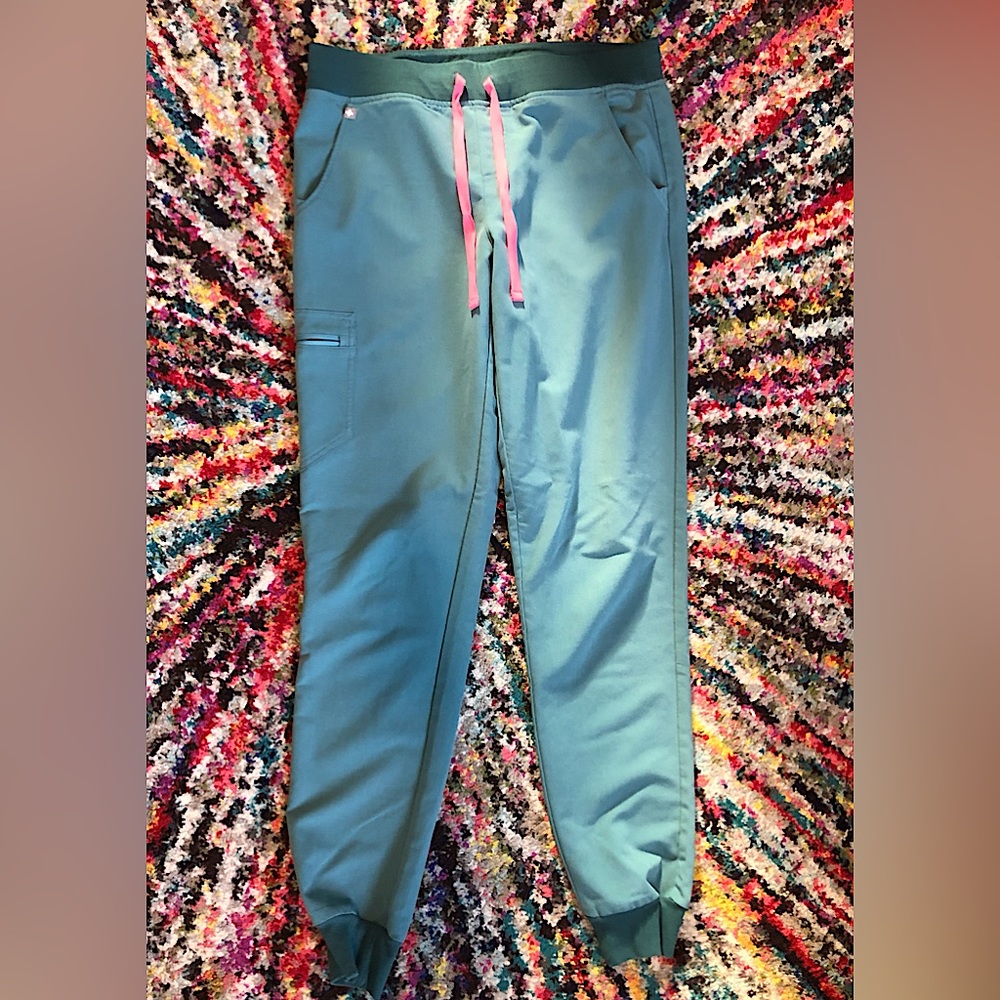 Figs Zamora jogger scrub pants, Hydrogreen with Pink tie, size M/Tall